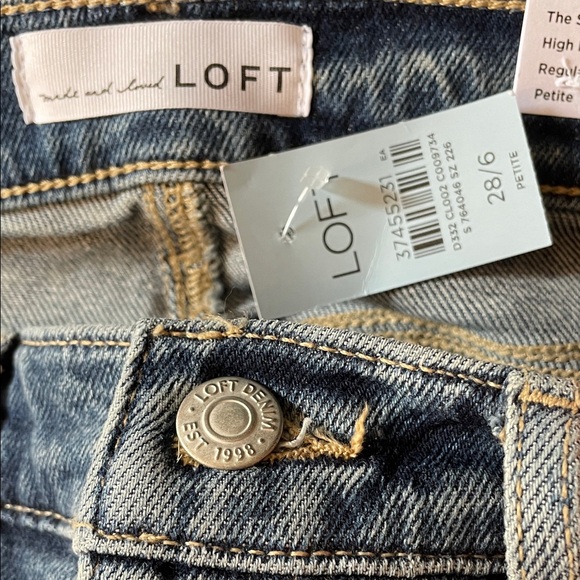 NWT. LOFT The Slim High Rise Raw Hem Jeans. 28/6P. - Picture 2 of 10